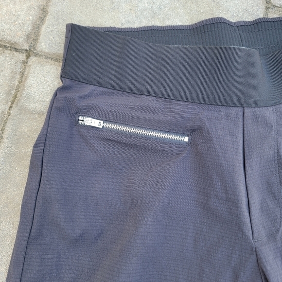 NWT Athleta Mod Trekki Zipper Crop Pant 4 - Picture 3 of 10